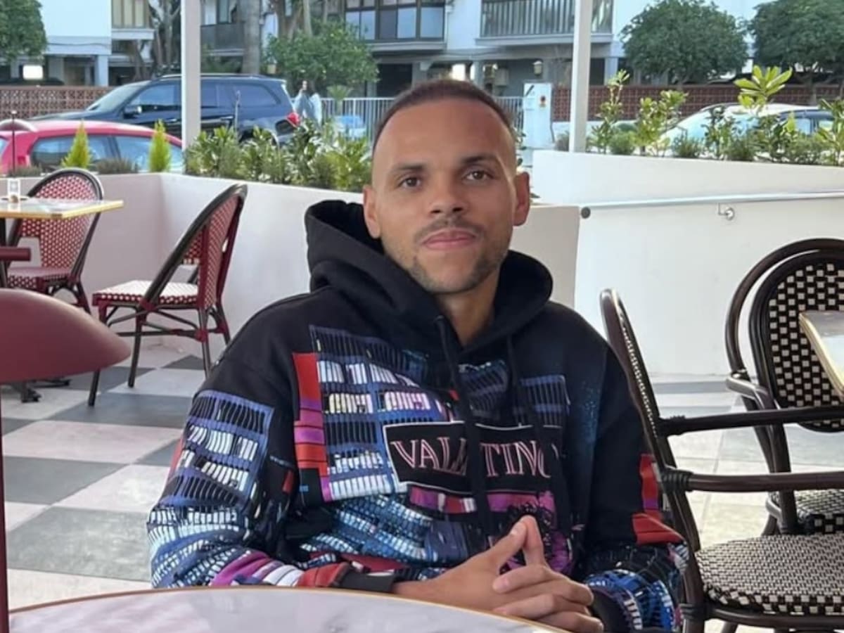 Jugó en Barcelona, estuvo en Chile y así habla de Arturo Vidal y Colo Colo: “Es un equipo grande”