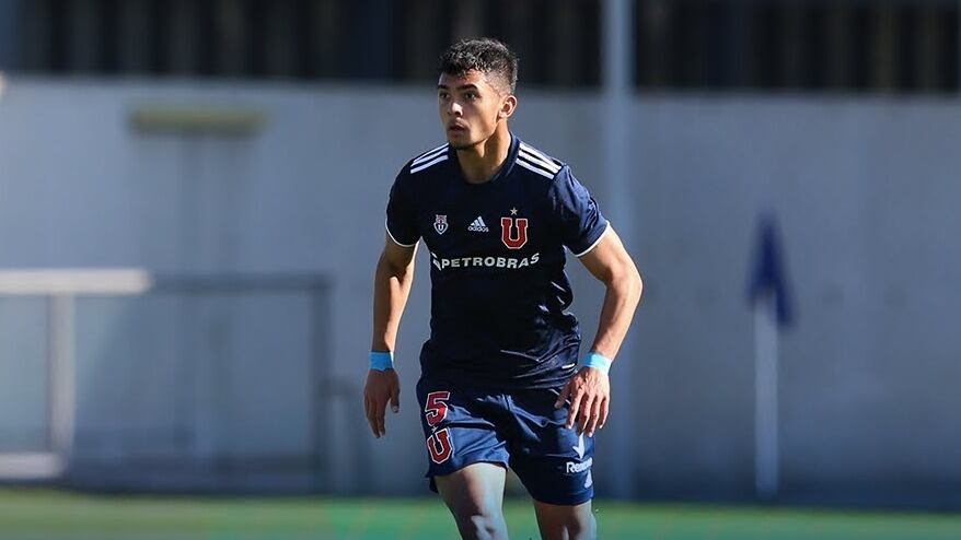 Huachipato se refuerza con un sub 20 de la U: Yahir Salazar se marcha a Talcahuano en calidad de préstamo