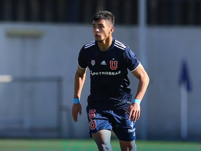 Huachipato se refuerza con un sub 20 de la U: Yahir Salazar se marcha a Talcahuano en calidad de préstamo