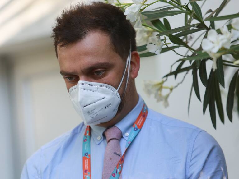 25 de Noviembre de 2021 / ÑUÑOA Secretario Nacional Colmes Dr José Miguel Bernucci
Iskia Siches presenta su renuncia al Colegio Médico para unirse a la campaña de Gabriel Boric
FOTO: DIEGO MARTIN /AGENCIAUNO