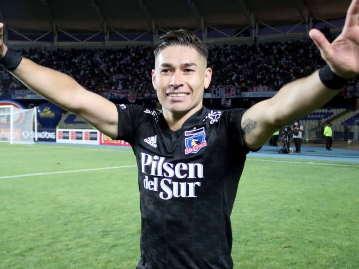 Óscar Opazo llega a acuerdo y regresa a Colo Colo tras 6 meses en Racing Club