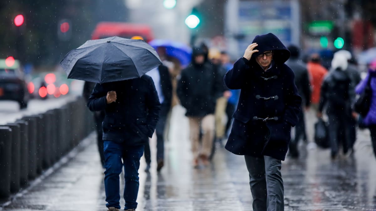 Santiago se prepara para varios días de lluvia: revisa cuándo comienza el sistema frontal