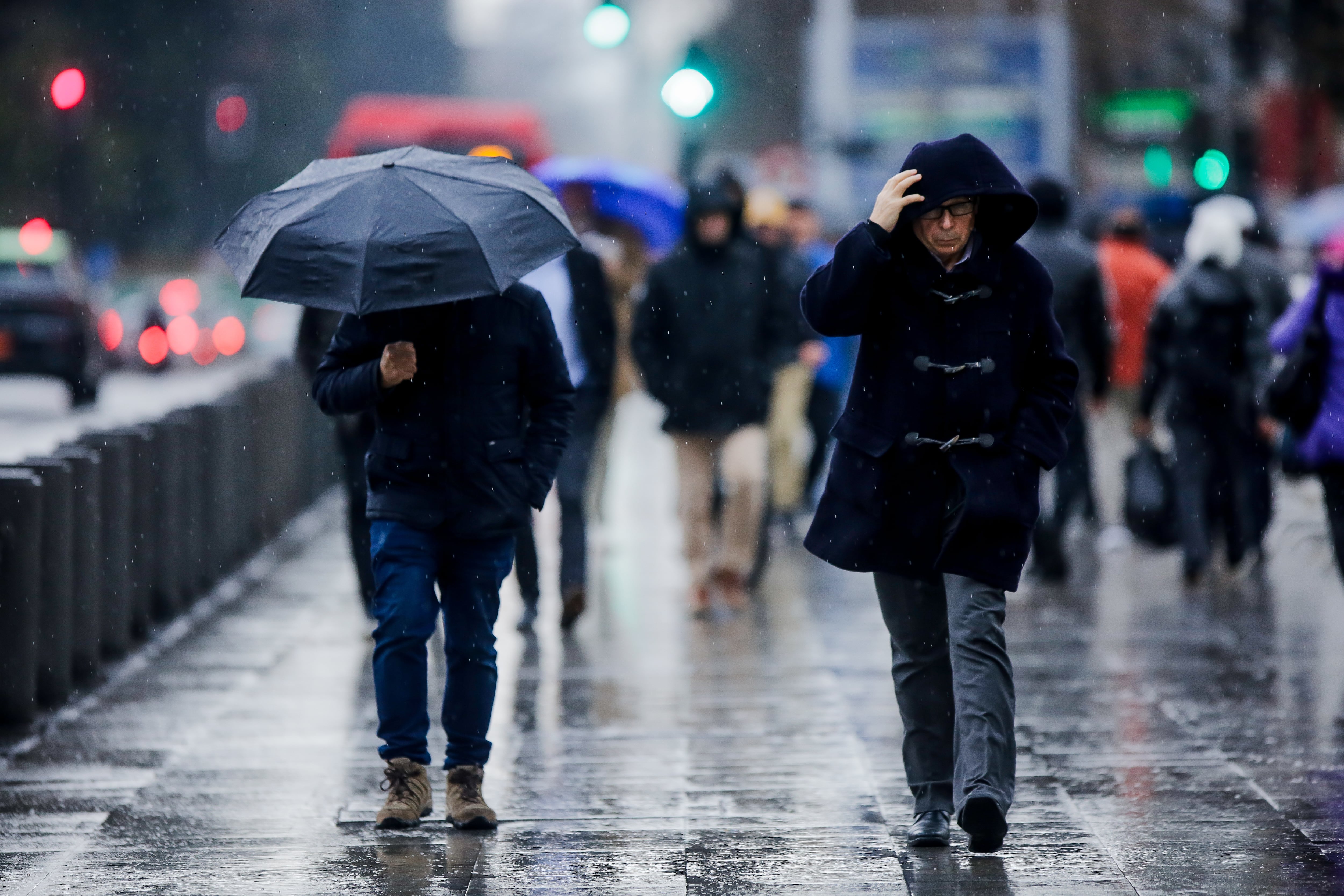 Primavera llega con lluvias a la Región Metropolitana: nuevo sistema frontal llegará esta semama a la zona central