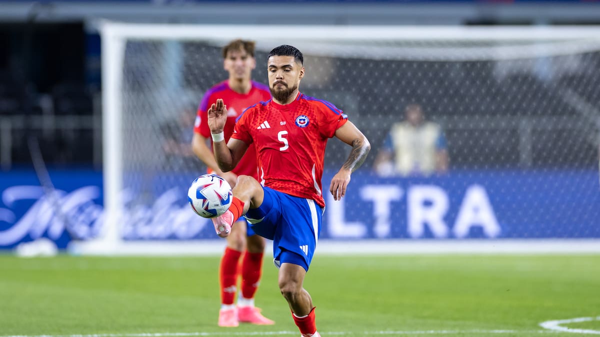 Club árabe fichó a histórico del Real Madrid y ahora va por Paulo Díaz: el millonario monto que pagarían para llevarse al chileno