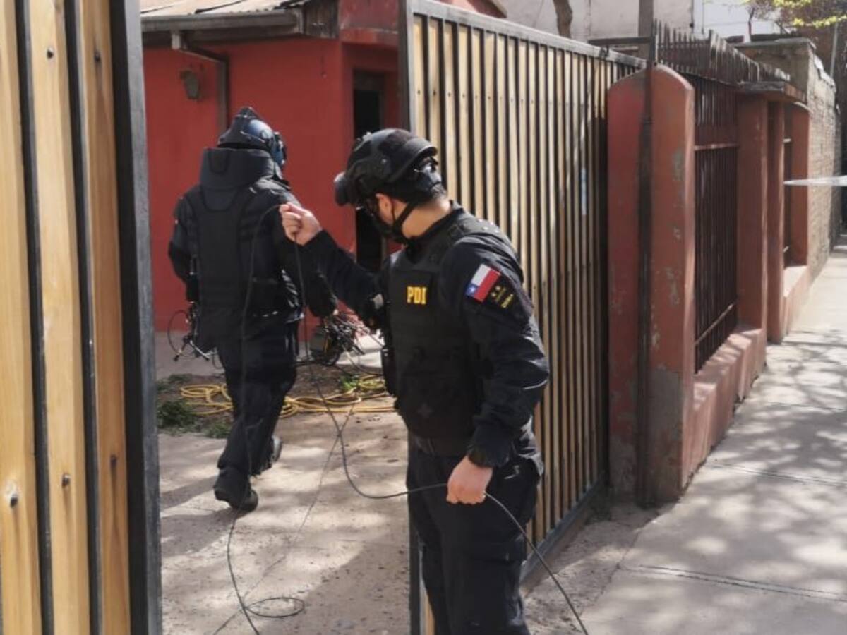 PDI realizó operativo en La Cisterna por la presencia de una granada al interior de un domicilio