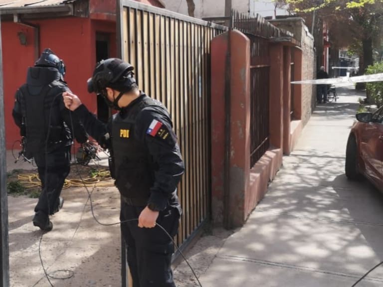 PDI realizó operativo en La Cisterna por la presencia de una granada al interior de un domicilio