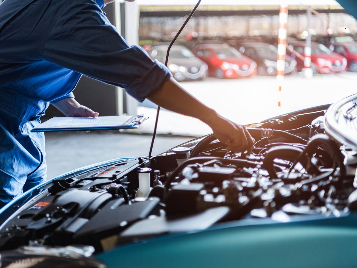 Las aseguradoras más rápidas (y las más lentas) en reparar autos tras un siniestro en Chile, según la CMF