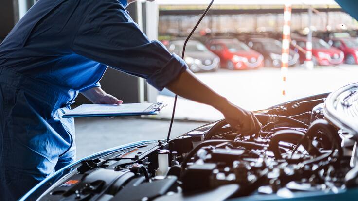 Las aseguradoras más rápidas (y las más lentas) en reparar autos tras un siniestro en Chile, según la CMF