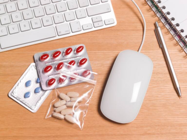 Laboratorio y medicamentos falsificados en Chile: «Se comercializan en establecimientos que no están autorizados»