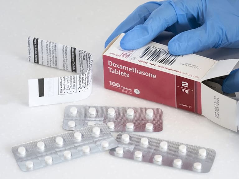 Químico farmacéutico sobre descubrimiento de la dexametasona para tratar el Covid-19: «No es un medicamento antiviral que vaya a eliminar el virus o impedir su propagación»