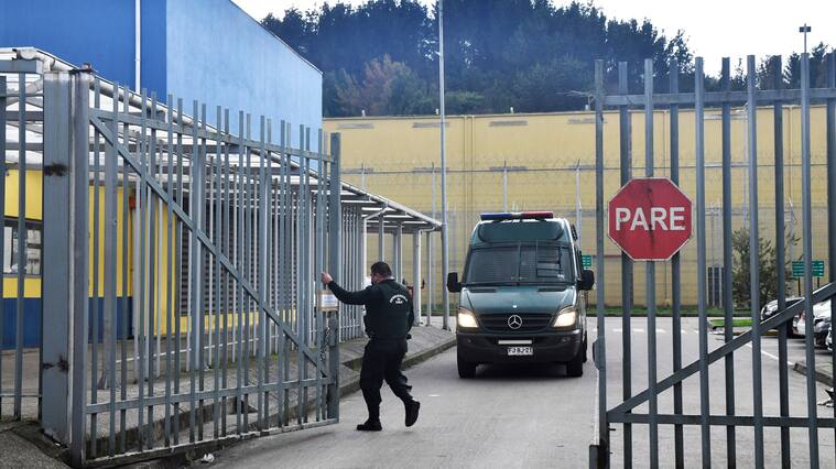 19 de Mayo 2020/VALDIVIAGendarmeria de la carcel de Valdivia, confirman 18 reos contagiados luego de los traslados desde Santiago a Valdivia.
Foto Miguel Angel Bustos/AGENCIA UNO.