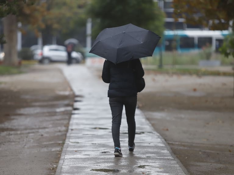 Lluvia en la Región Metropolitana para el Día de la Madre: en qué sectores caerían precipitaciones este domingo