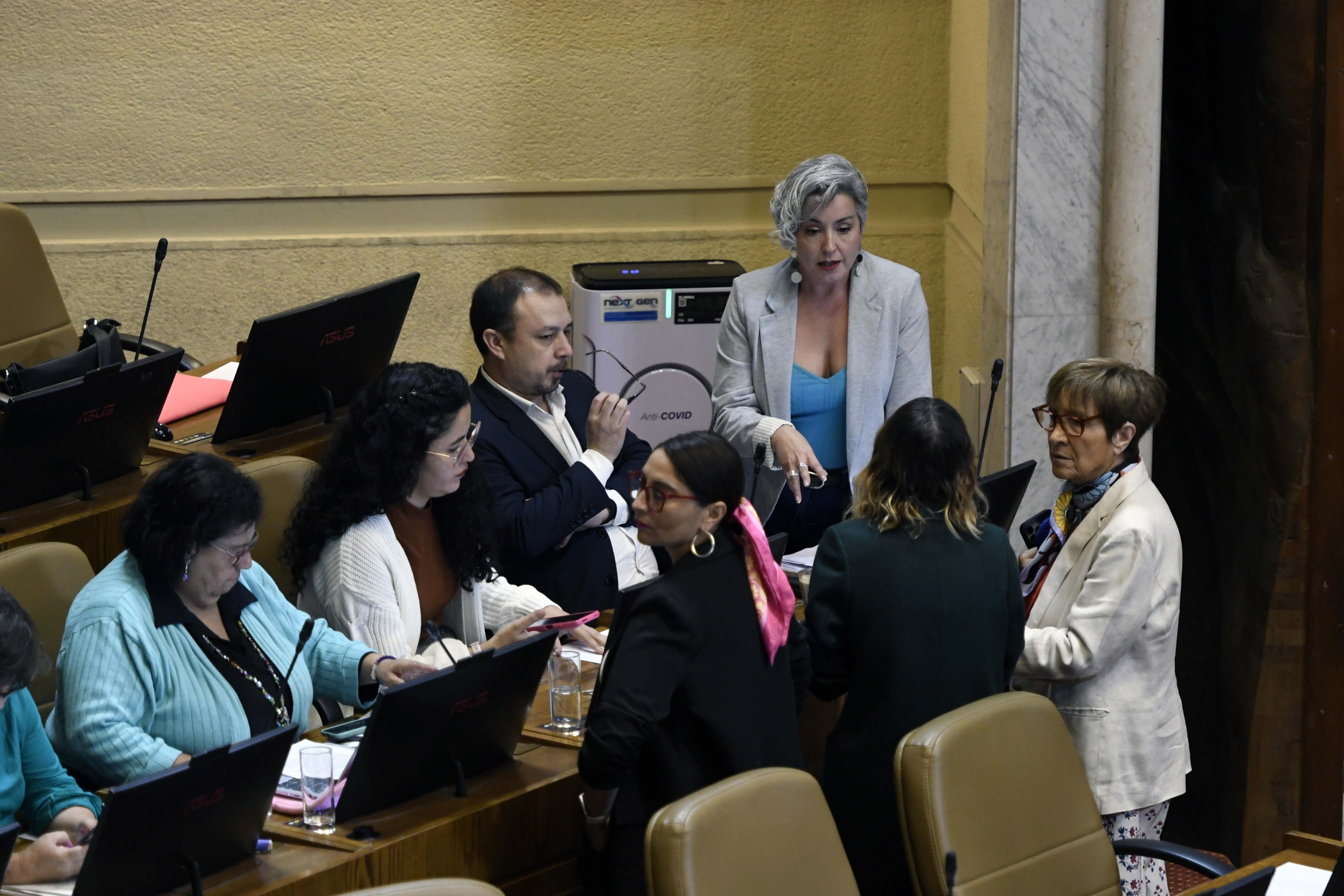 03 de ABRIL 2024 / VALPARAISO
Bancada Comunista PC , durante la sesión en el hemiclo de la cámara de diputados y diputadas en el congreso nacional de Valparaiso
FOTO: PABLO OVALLE ISASMENDI / AGENCIA UNO