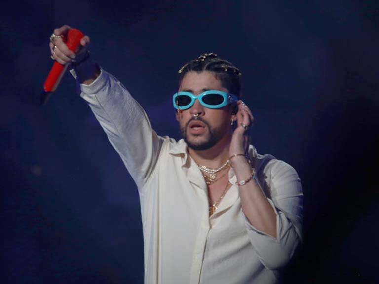 Bad Bunny protagoniza polémicos videos en plena fiesta