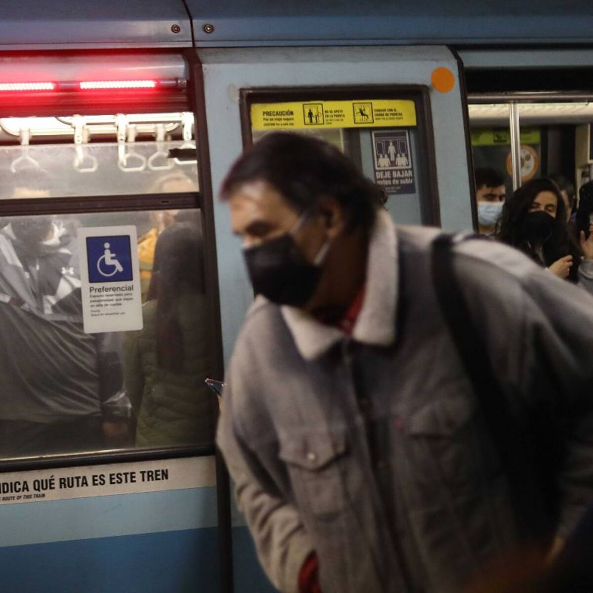 Con una estación cerrada: así funciona la Línea 5 del Metro de Santiago hoy martes tras incendio de tren