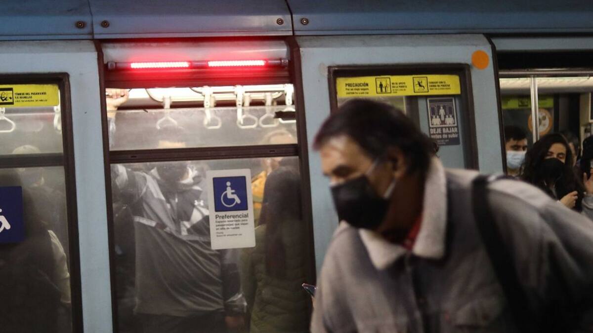 Con una estación cerrada: así funciona la Línea 5 del Metro de Santiago hoy martes tras incendio de tren
