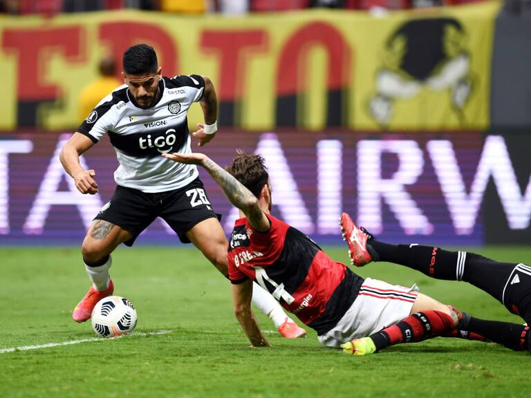 En Olimpia reconocieron negociaciones con Universidad de Chile por Jorge Recalde