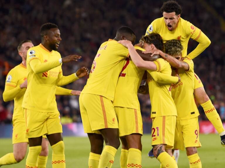 Liverpool vence a Southampton y estira la definición por el título de la Premier League hasta la última fecha