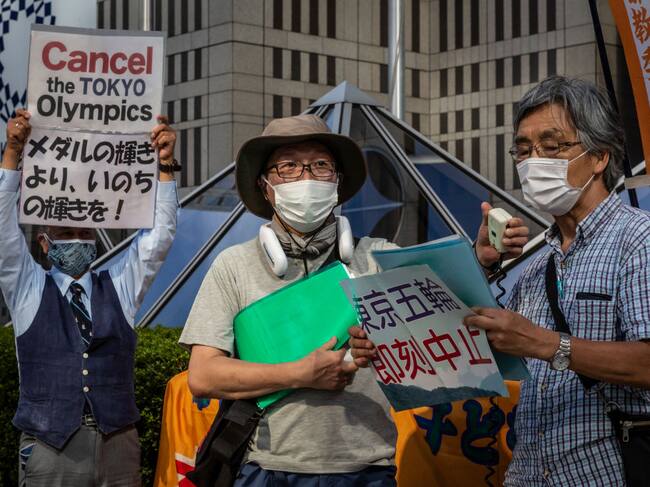 Ciudadanos protestan contra la realización de los JJOO de Tokio