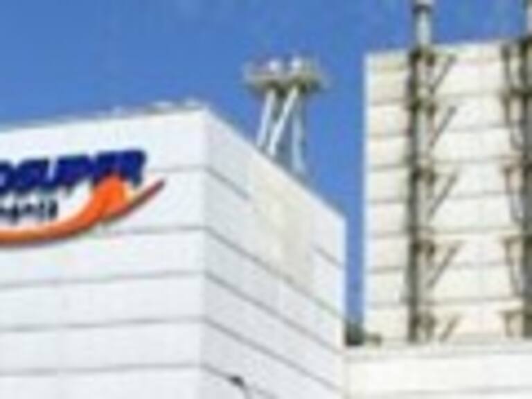 Vecinos de Freirina se enfrentaron a Carabineros tras protesta por malos olores