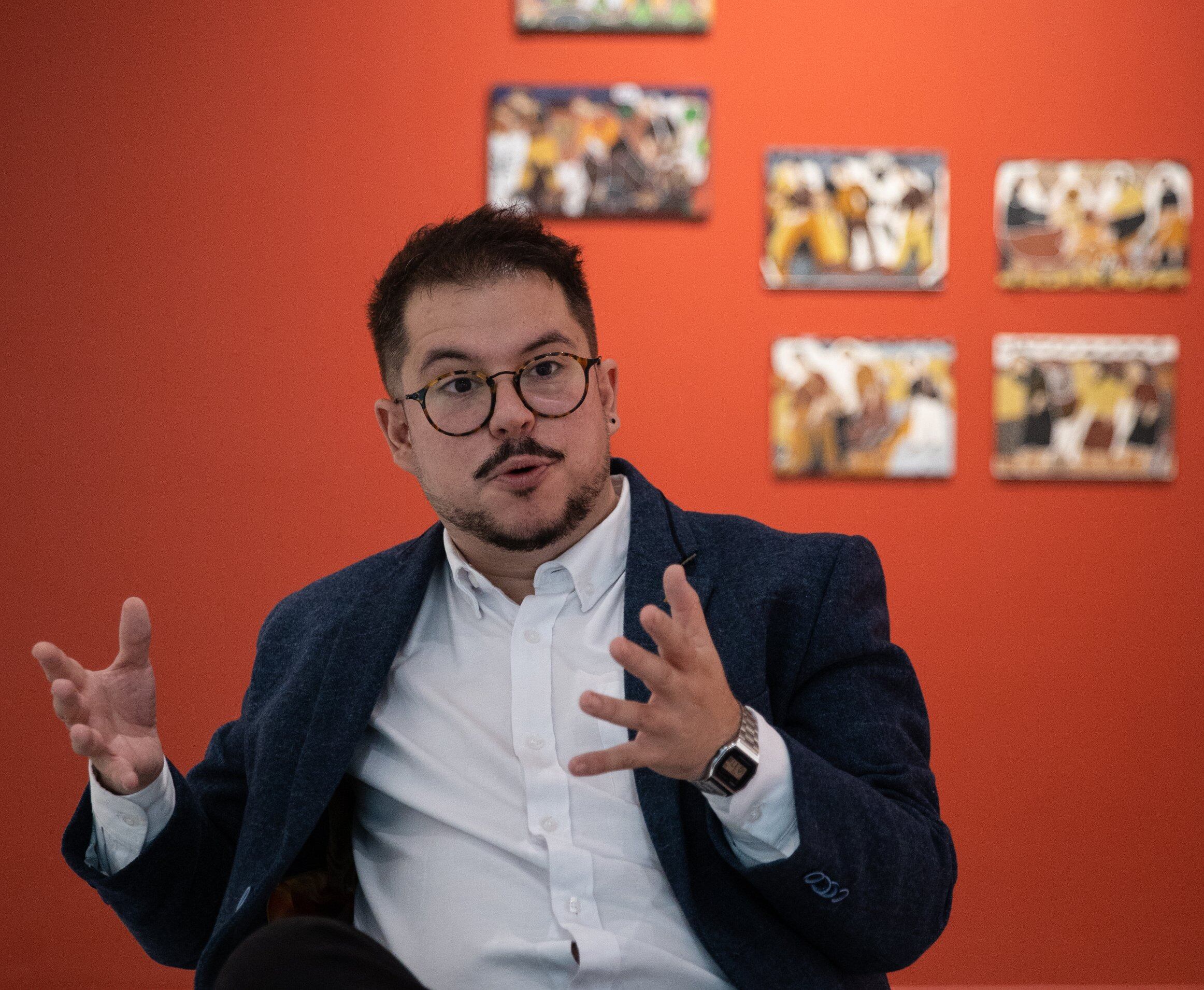 Su versión de los hechos: embajador Velasco asegura que fue sacado de contexto durante foro en España