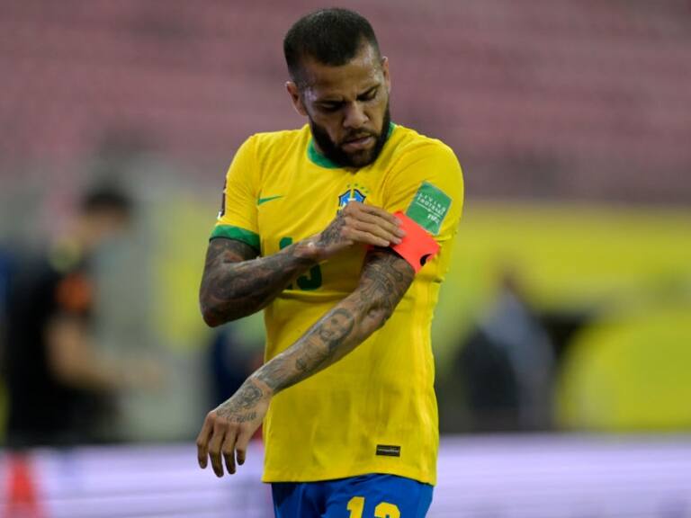 Decretan prisión preventiva para Dani Alves por agresión sexual en Barcelona