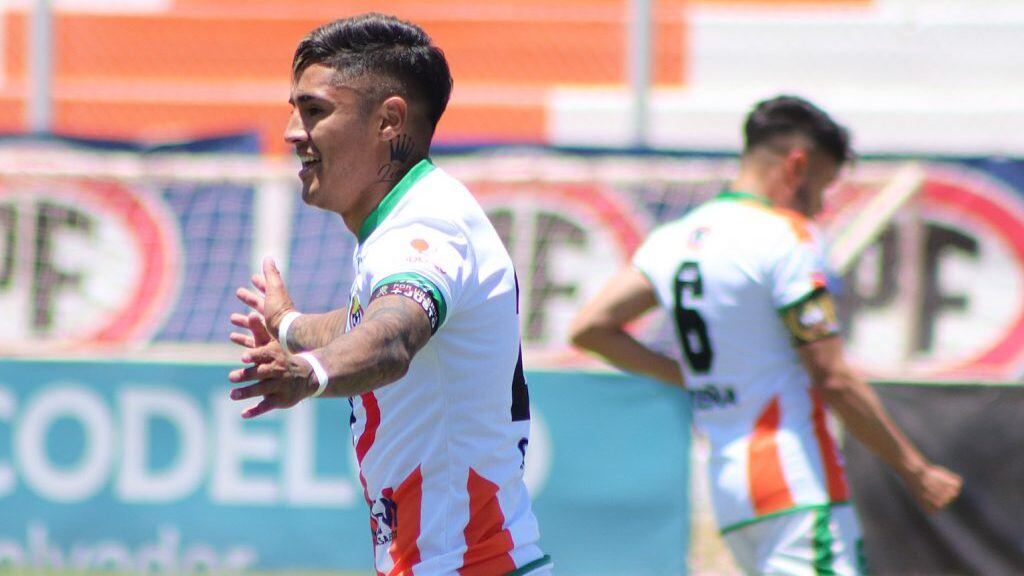 22 DE NOVIEMBRE DE 2019/EL SALVADORJuan Carlos Gaete en festejo de su gol, durante el partido válido por la fecha 12 del Campeonato Nacional AFP PlanVital 2019, entre Cobresal y Unión Española, disputado en el Estadio El Cobre.
FOTO: ALEX CASTILLO/AGENCIAUNO