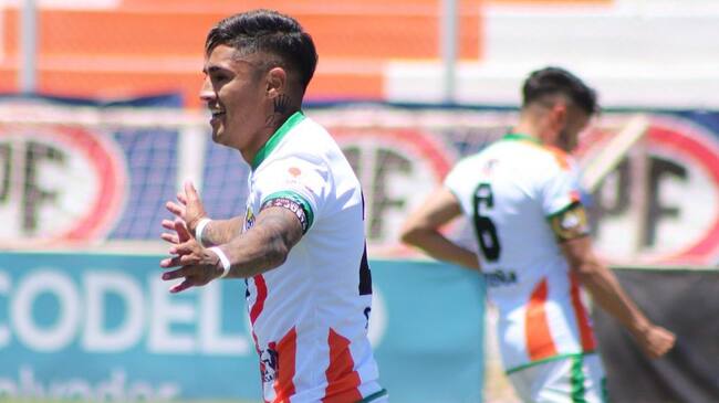 22 DE NOVIEMBRE DE 2019/EL SALVADORJuan Carlos Gaete en festejo de su gol, durante el partido válido por la fecha 12 del Campeonato Nacional AFP PlanVital 2019, entre Cobresal y Unión Española, disputado en el Estadio El Cobre.
FOTO: ALEX CASTILLO/AGENCIAUNO