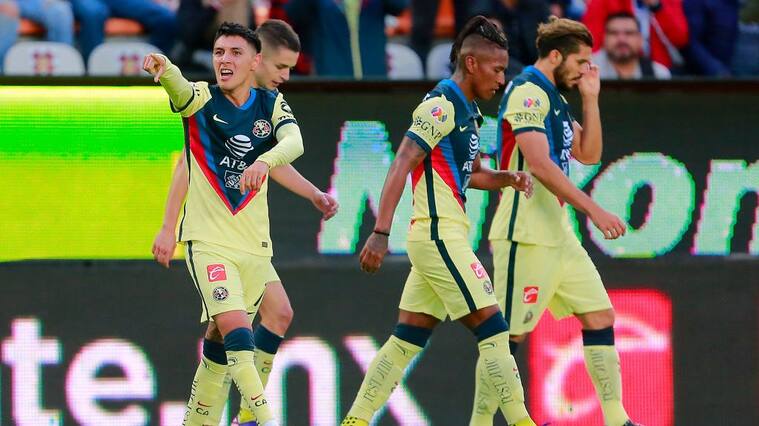 PACHUCA, MEXICO - MAY 13: Leonardo Suarez (L) of America celebrates after scoring his team's first goal during the quarterfinals first leg match between Pachuca and America as part of the Torneo Guard1anes 2021 Liga MX at Hidalgo Stadium on May 13, 2021 in Pachuca, Mexico. (Photo by Mauricio Salas/Jam Media/Getty Images)