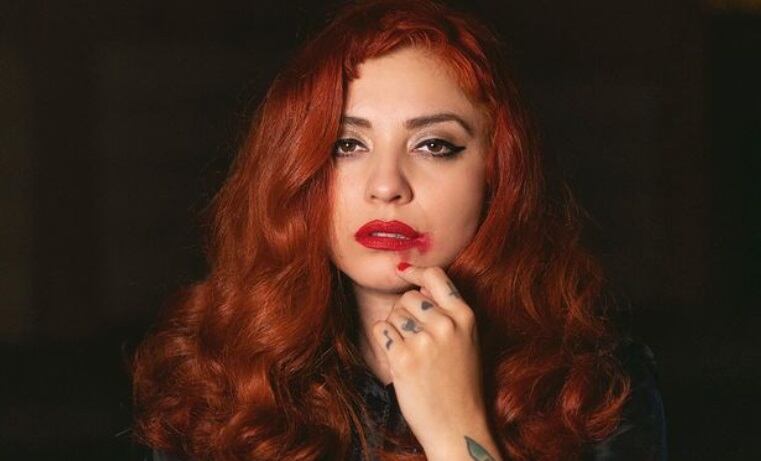 A su estilo: Mon Laferte lanzó cover de canción de Billie Eilish | Foto vía Instagram