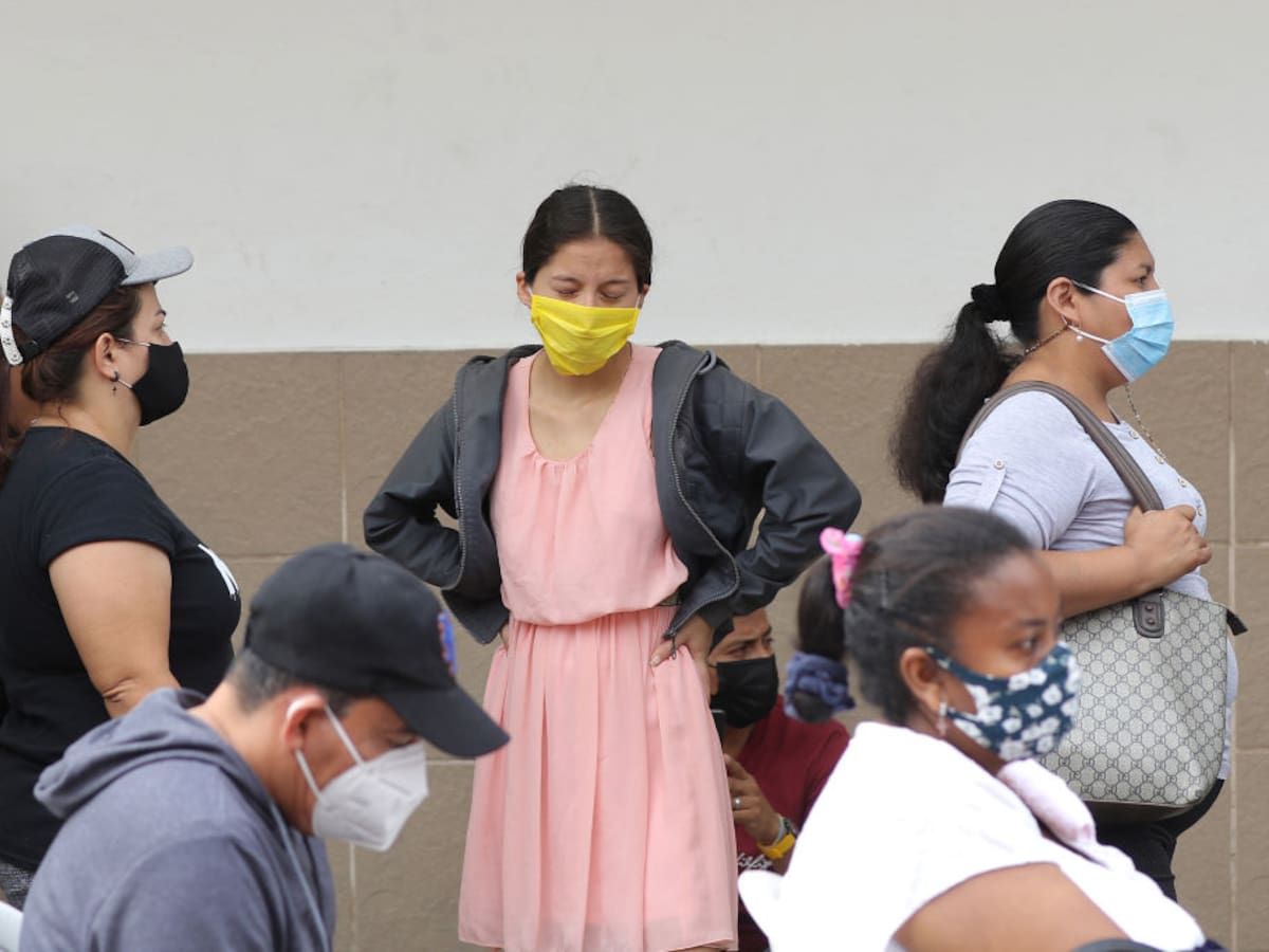 Gobierno de Ecuador finaliza la obligación del uso de mascarillas en espacios abiertos y cerrados
