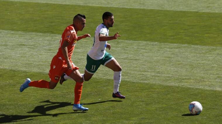 18 DE DICIEMBRE DE 2020/CALAMAPartido valido por el Campeonato Nacional de Primera B 2020, entre Cobreloa y Deportes Puerto Montt, disputado en el Estadio Zorros del Desierto.
FOTO: ALFONSO FERNANDEZ/AGENCIAUNO