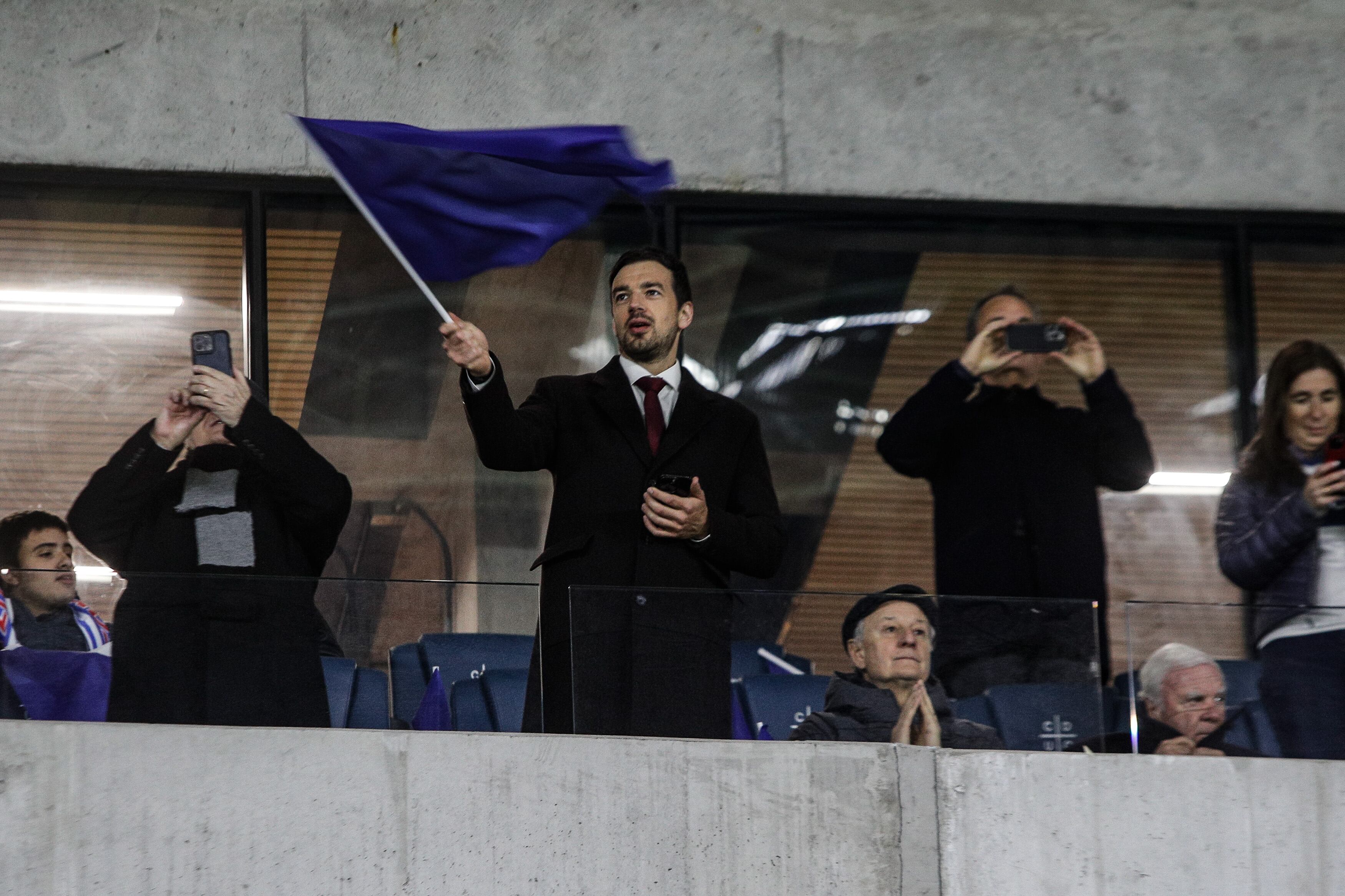 Alcalde Tomás Vodanovic dijo presente en la inauguración del Claro Arena