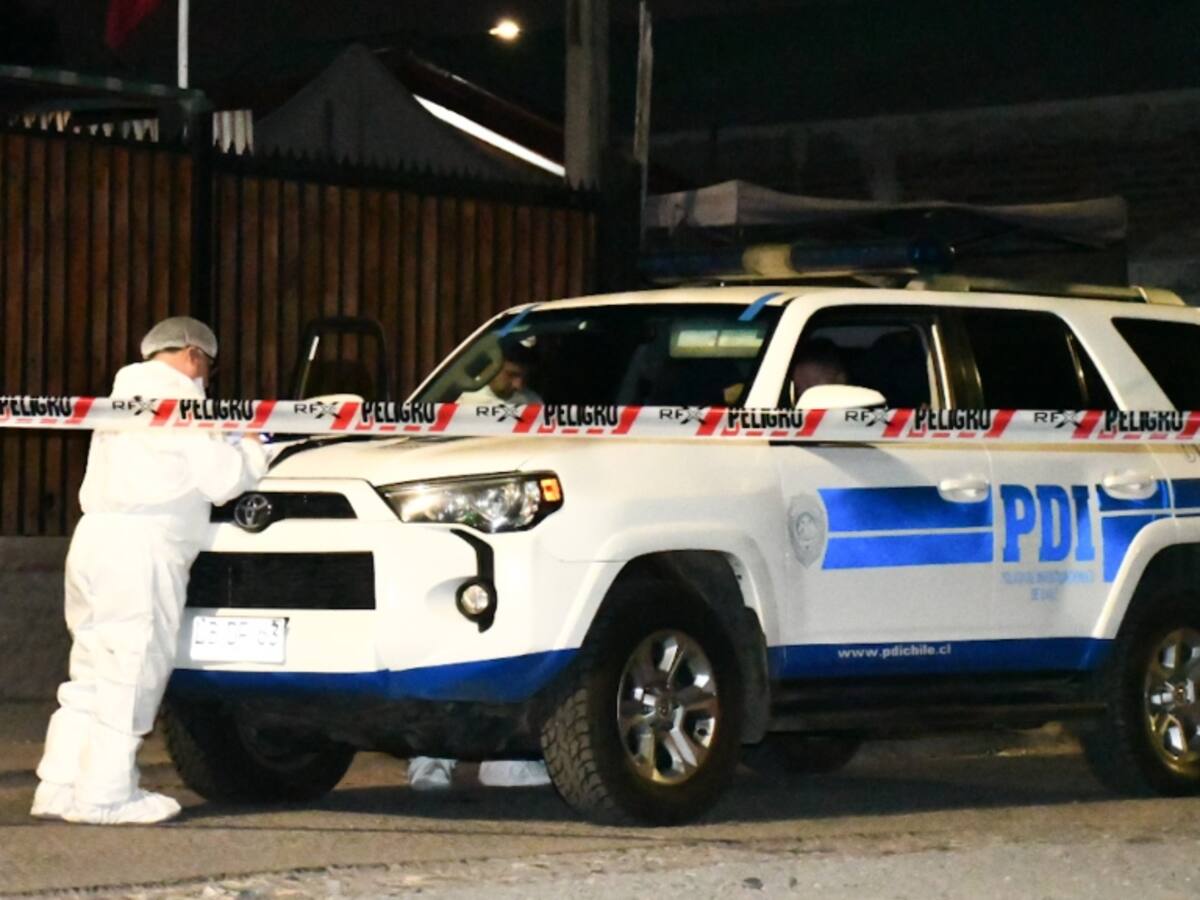 Encuentran a hombre muerto y atado en Valparaíso: habría sido maniatado por dos familiares
