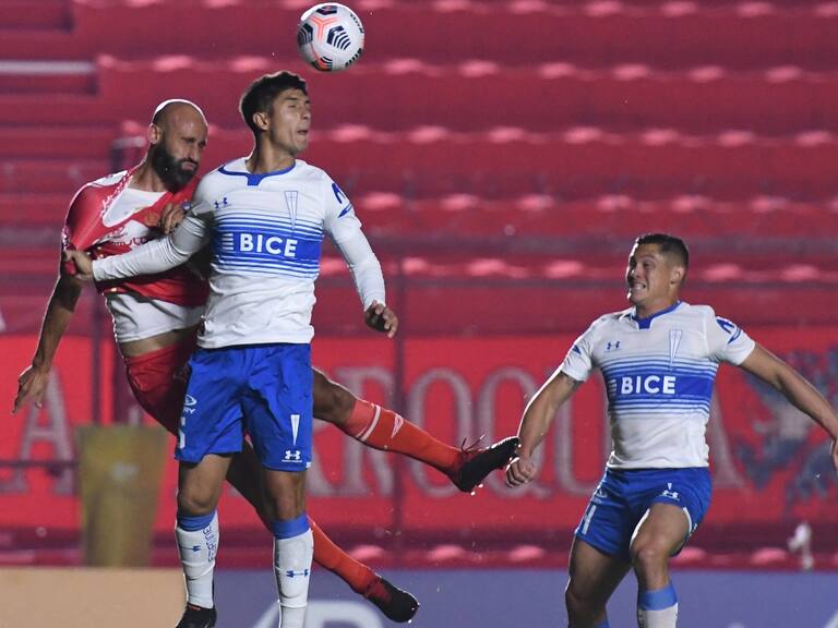 La UC logró un triunfo de oro ante Argentinos Juniors y se metió de lleno en la lucha por clasificar a los octavos de Copa Libertadores