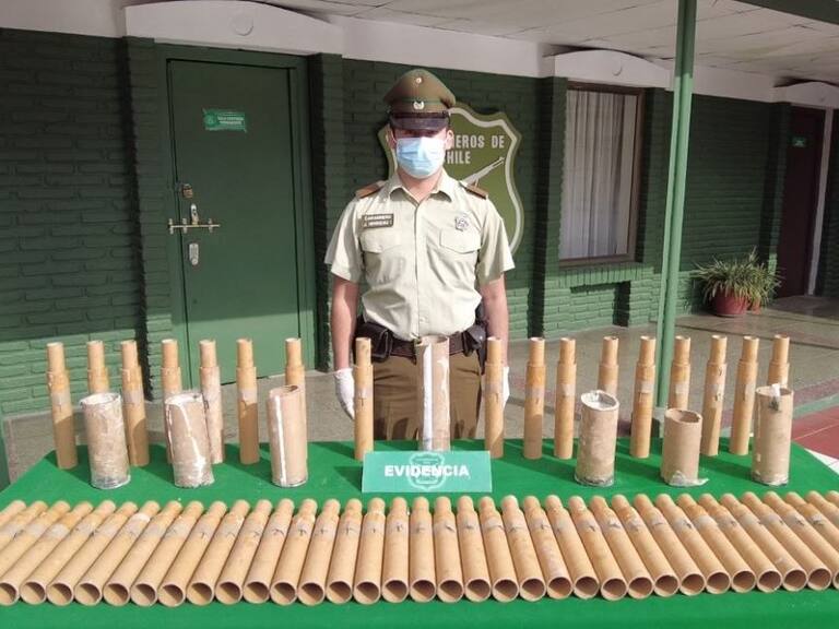 Carabineros incautó fuegos artificiales ocultos en los baños del Monumental previo al Superclásico
