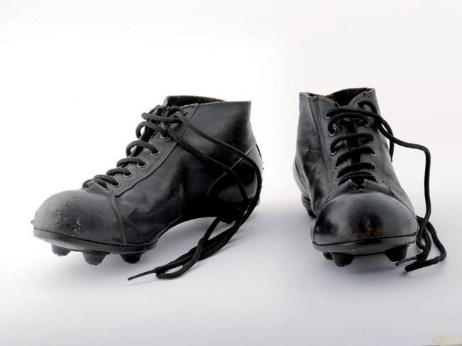 Zapatos de Honorino Landa usados en Chile 1962