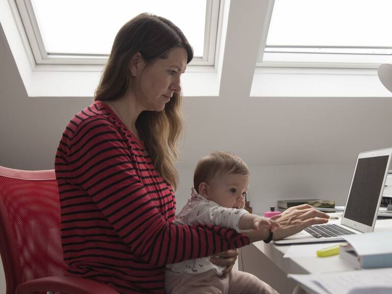 Madres al límite de la paciencia: experta entregó consejos para no «explotar»