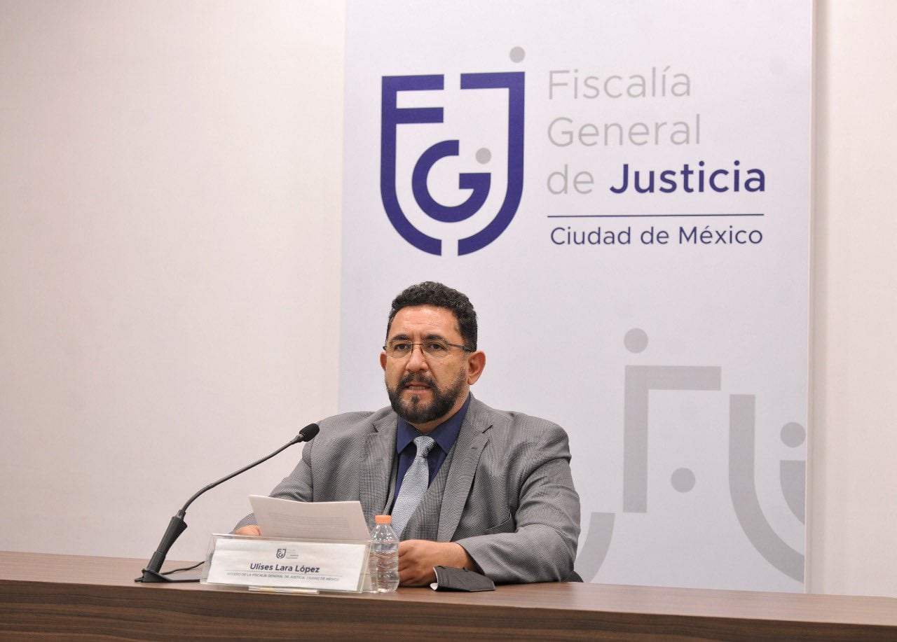 El fiscal mexicano Ulises Lara ante los medios
