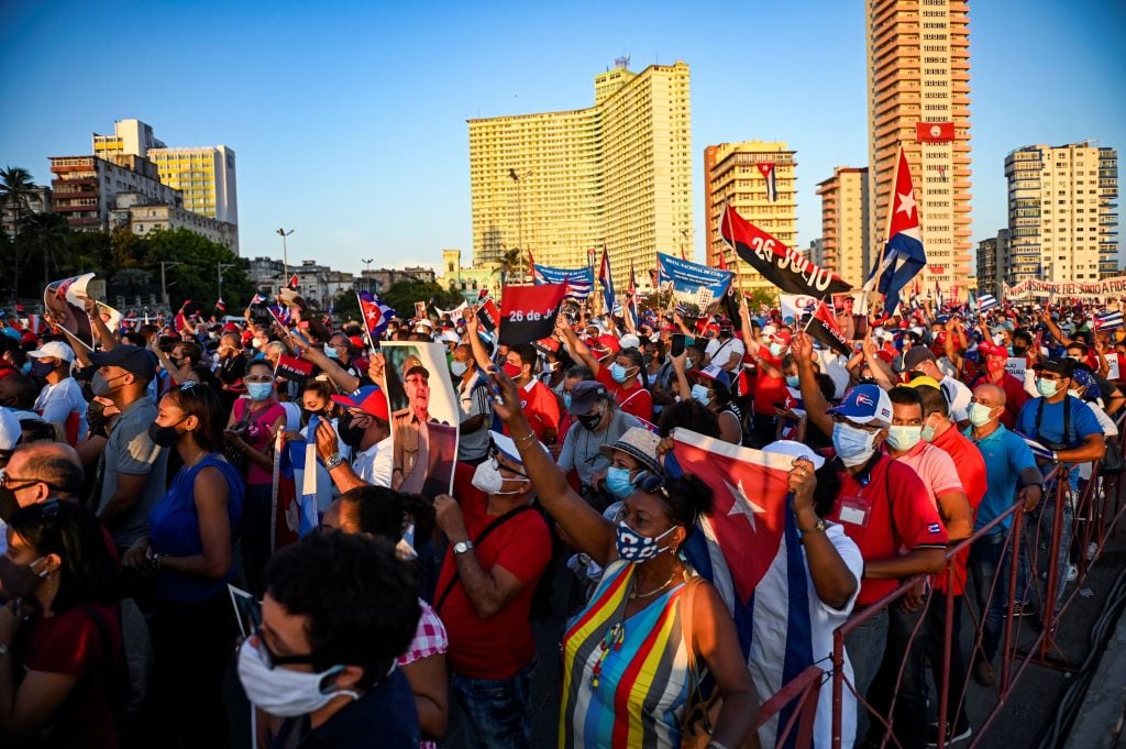 Masiva manifestación a favor del gobierno cubano en La Habana