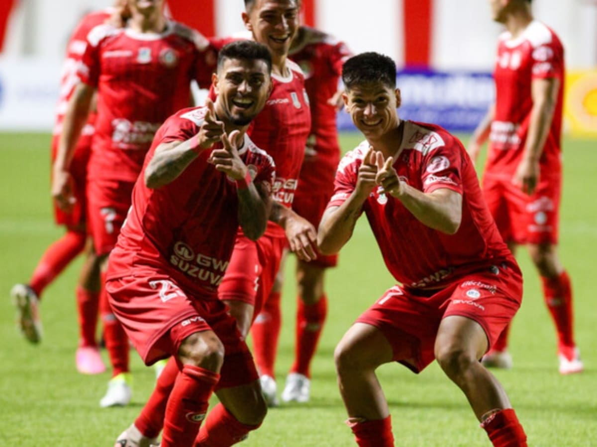 Unión La Calera derrota de manera agónica a Huachipato y escala hasta el subliderato del Campeonato Nacional