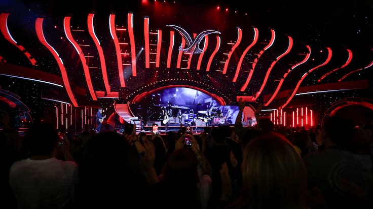 Parrilla del Festival de Viña 2026: qué artistas y humorista se presentan hoy viernes en la última noche