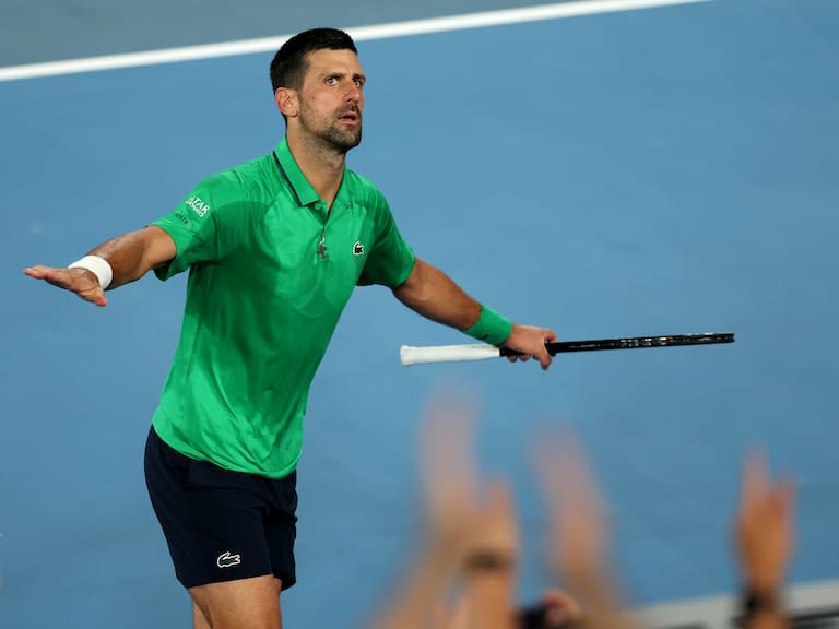 Rival de Djokovic se retira e instala al serbio en los cuartos de final del Australian Open: estos son los tres cupos a resolver este lunes