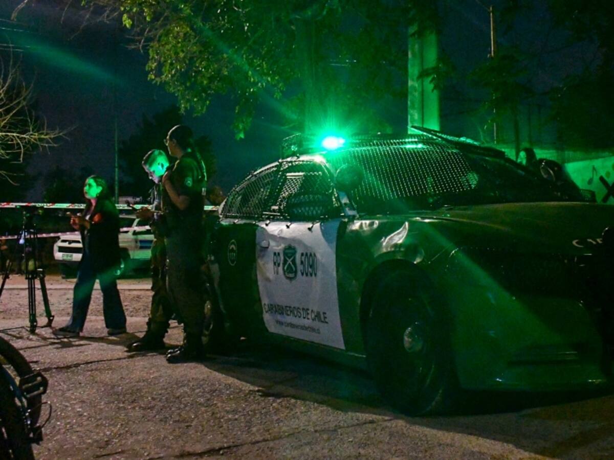 Madre y su hijo son víctimas de violento portonazo en Maipú: fueron golpeados por delincuentes