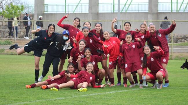 Carlos San Martín, DT de La Serena: "A veces pienso que es una mentira lo del fútbol profesional femenino"
