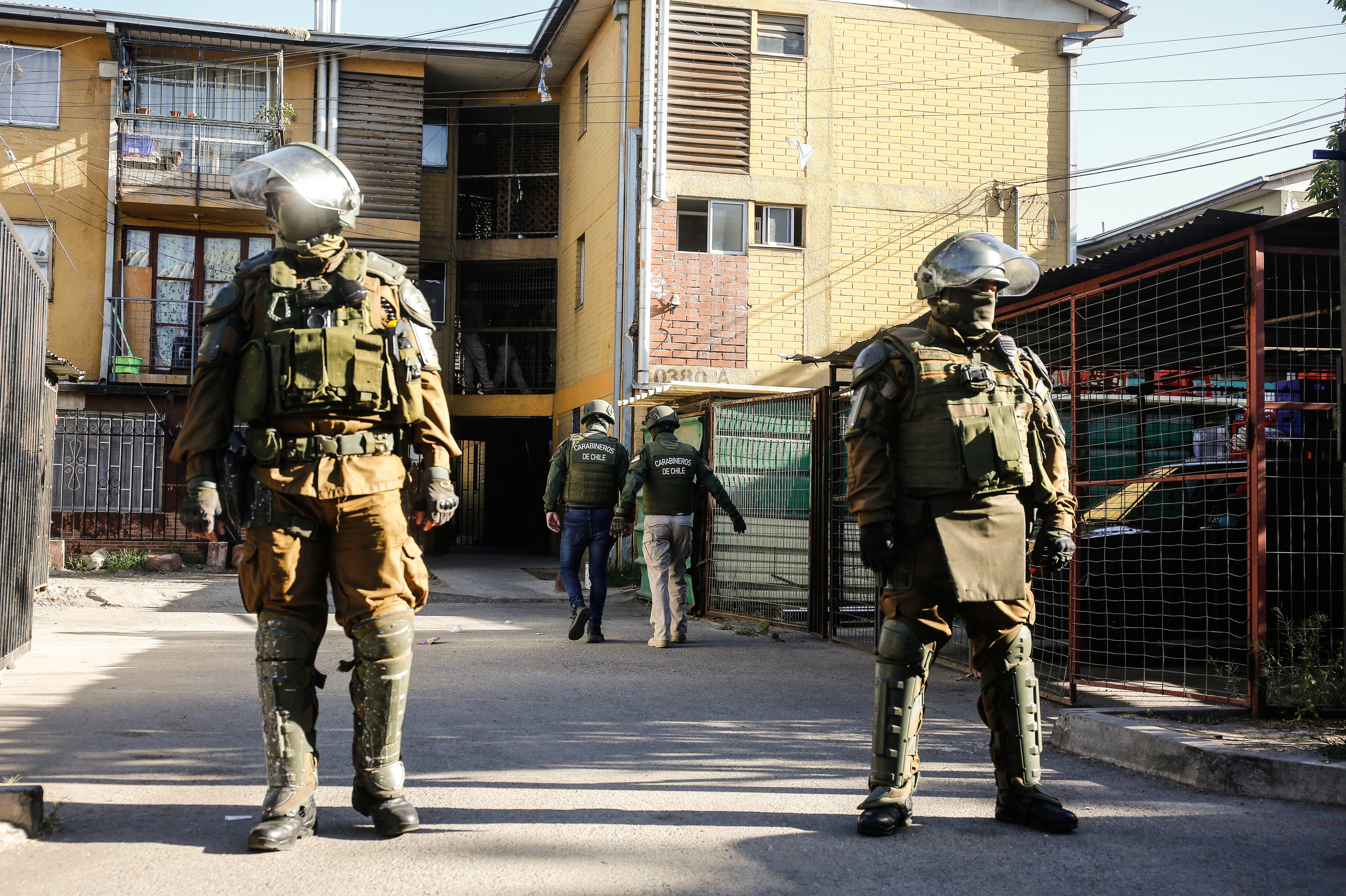 05 DE NOVIEMBRE DE 2024 / SANTIAGOAllanamiento simultáneo en San Bernardo y La Pintana para desbaratar a banda armada que realizaba venta de droga, secuestro y robo de vehículos en la población Santo Tomás en La Pintana
FOTO: DIEGO MARTIN/AGENCIAUNO