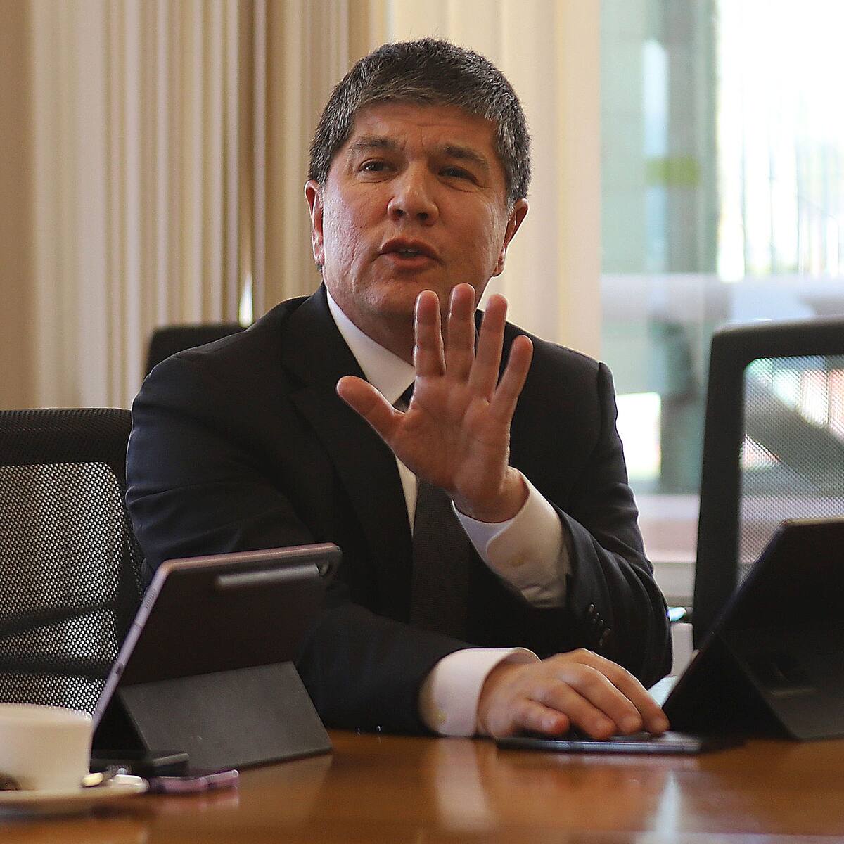 Manuel Monsalve recurre al Gobierno de Kast para denunciar irregularidades del proceso en su contra