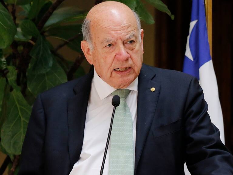 Senador Insulza renuncia a jefatura de bancada PS tras fallida ratificación de Morales como Fiscal Nacional