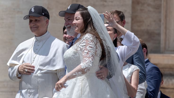 Papa León XIV rompe protocolos al usar jockey deportivo en plena actividad oficial del Vaticano