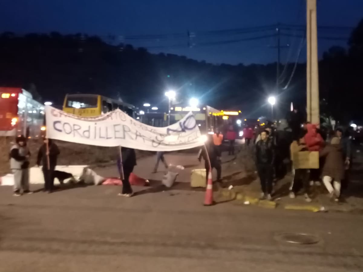 Protesta de vecinos de Puente Alto por mejoras habitacionales - Richard Jiménez - ADN Hoy Primera Edición - 15 de mayo de 2024